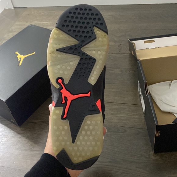 Jordan retro 6 black/infrared - Picture 3 of 3